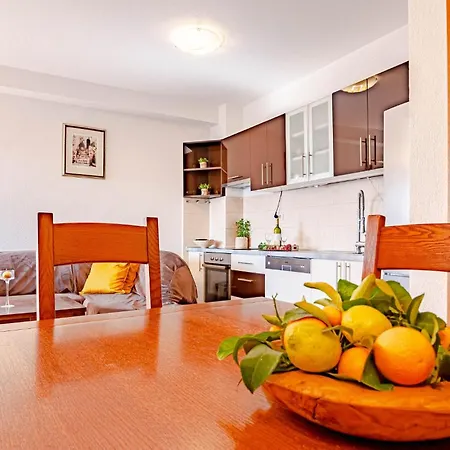 Amazing In Kuna With Kitchen Semesterbostad Kuna Pelješka