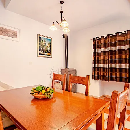 Prázdninový dům Amazing In Kuna With Kitchen